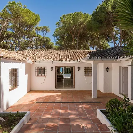 Tas Chill - Puente Romano Beach Front Apartment Marbella