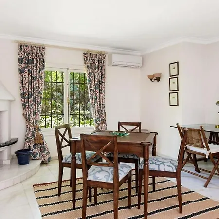 Tas Chill - Puente Romano Beach Front Apartment Marbella